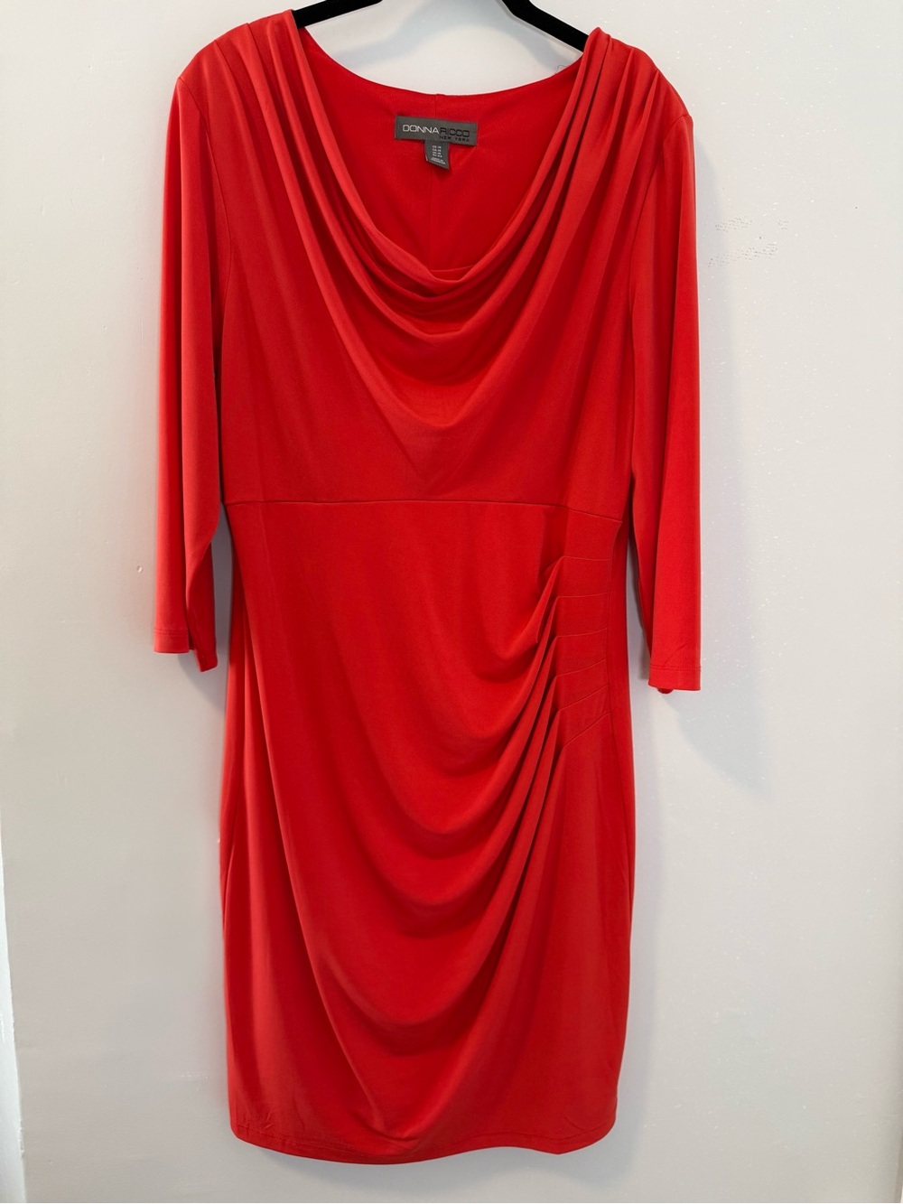 Donna Ricco Red Cowl Neck Ruched Draped Elegant Flattering Sheath Dress Size 14